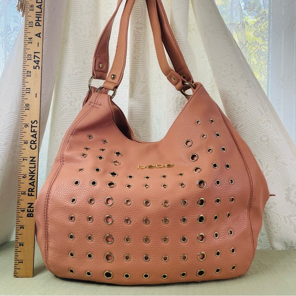be be Woman's Hobo Bag Peach Color 3 Compartment. SEND ME A REASONABLE OFFER… - Picture 13 of 16